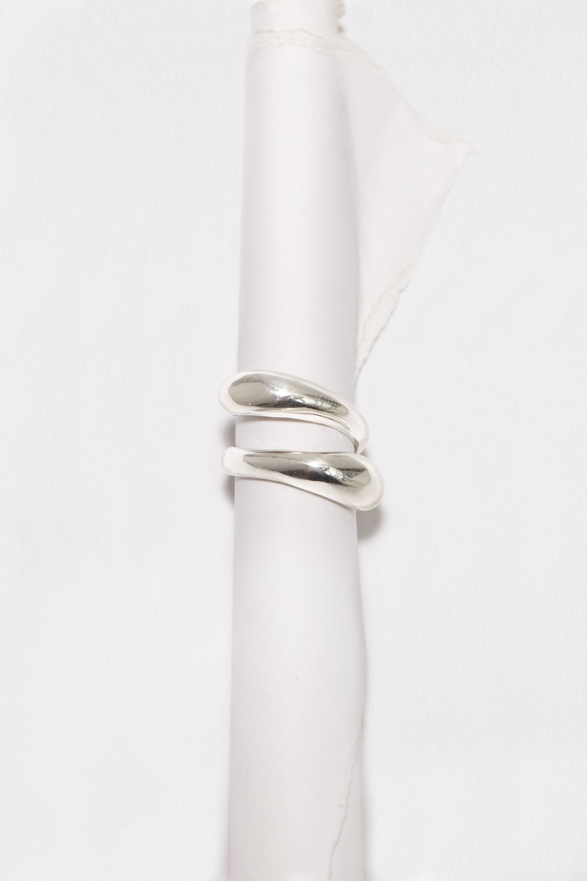 Abrazo Ring by Hernán Herdez | Jeryco Store