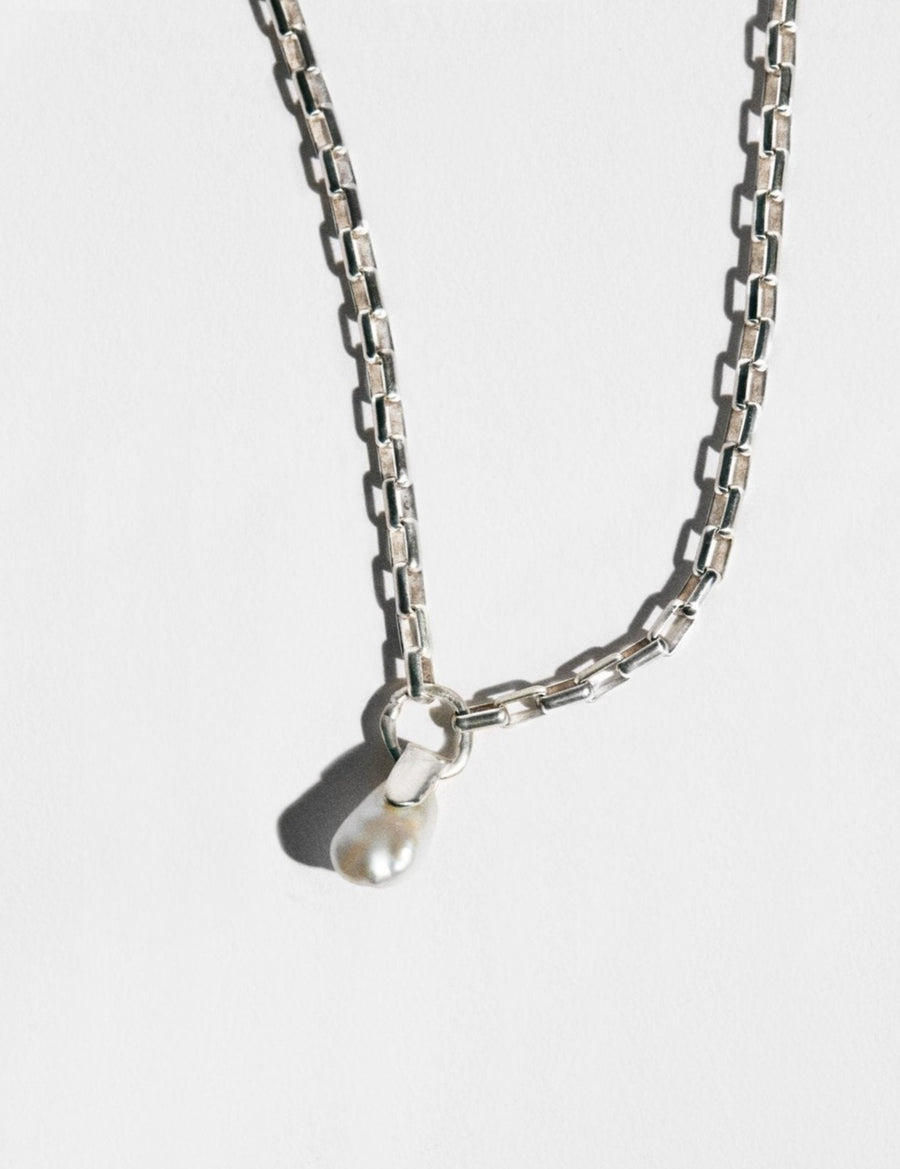 Hernan Herdez- Del Mar necklace-Jewellery-jewelry-Jeryco Store- London- Necklace-sterling silver necklace- recycled silver necklace- sustainable brand-necklaces for him- necklaces for her-necklaces that are unisex- keshi pearl necklace