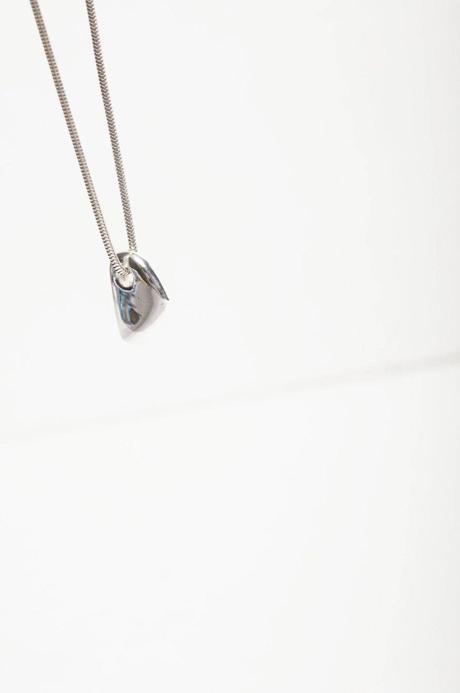 Hernan Herdez- Forma necklace-Jewellery-jewelry-Jeryco Store- London- Necklace-sterling silver necklace- recycled silver necklace- sustainable brand-necklaces for him- necklaces for her-necklaces that are unisex- snake chain necklace