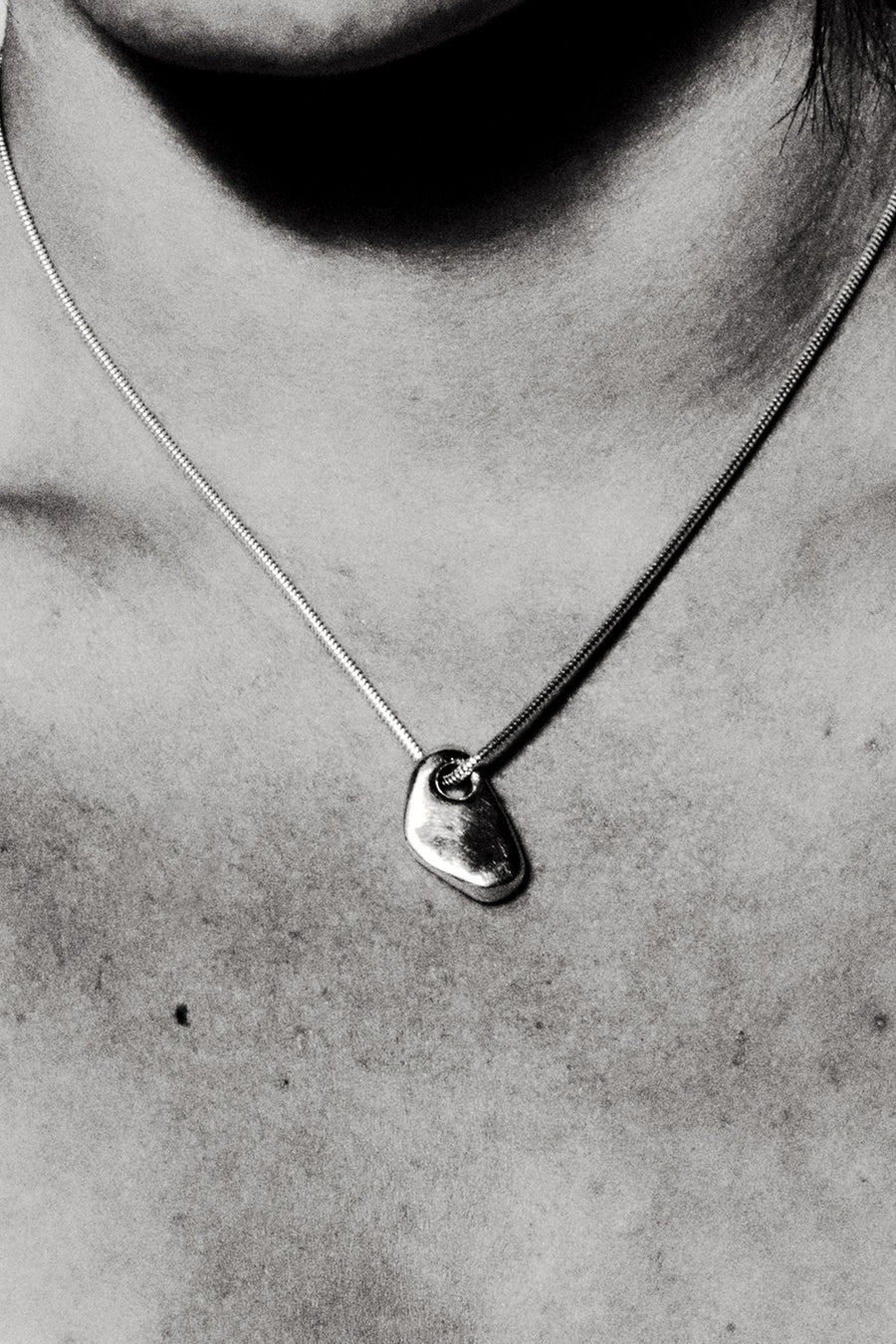 Hernan Herdez- Forma necklace-Jewellery-jewelry-Jeryco Store- London- Necklace-sterling silver necklace- recycled silver necklace- sustainable brand-necklaces for him- necklaces for her-necklaces that are unisex- snake chain necklace