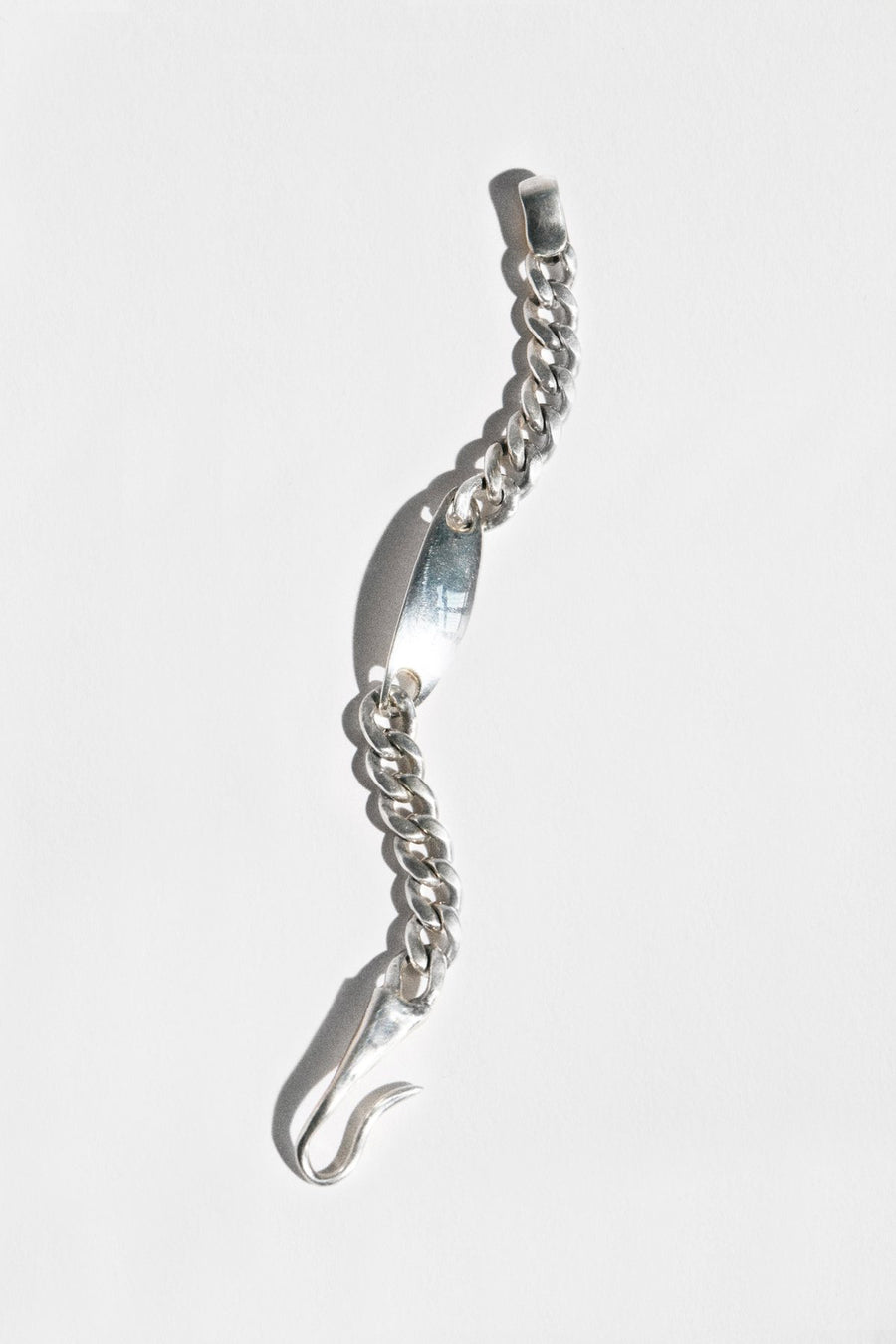 Hernan Herdez- Jewellery-jewelry-Jeryco Store- London- ID Bracelet-bracelets for him-bracelets for her-unisex bracelets- sterling silver- chain bracelet- Hook closure bracelet-chunky sterling silver bracelet-ID chain bracelet
